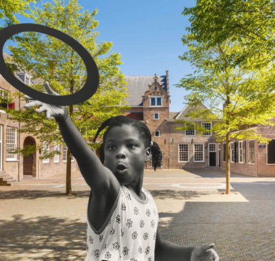 Meisje werpt ring - op het Hof - 2026