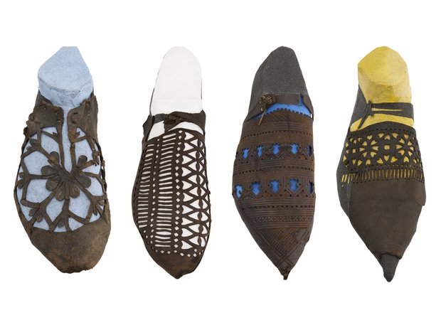 Opengewerkte 14de-eeuwse schoenen
