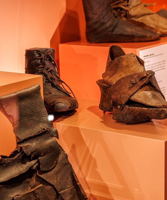 Leren schoenen uit de collectie van het Hof van Nederland.